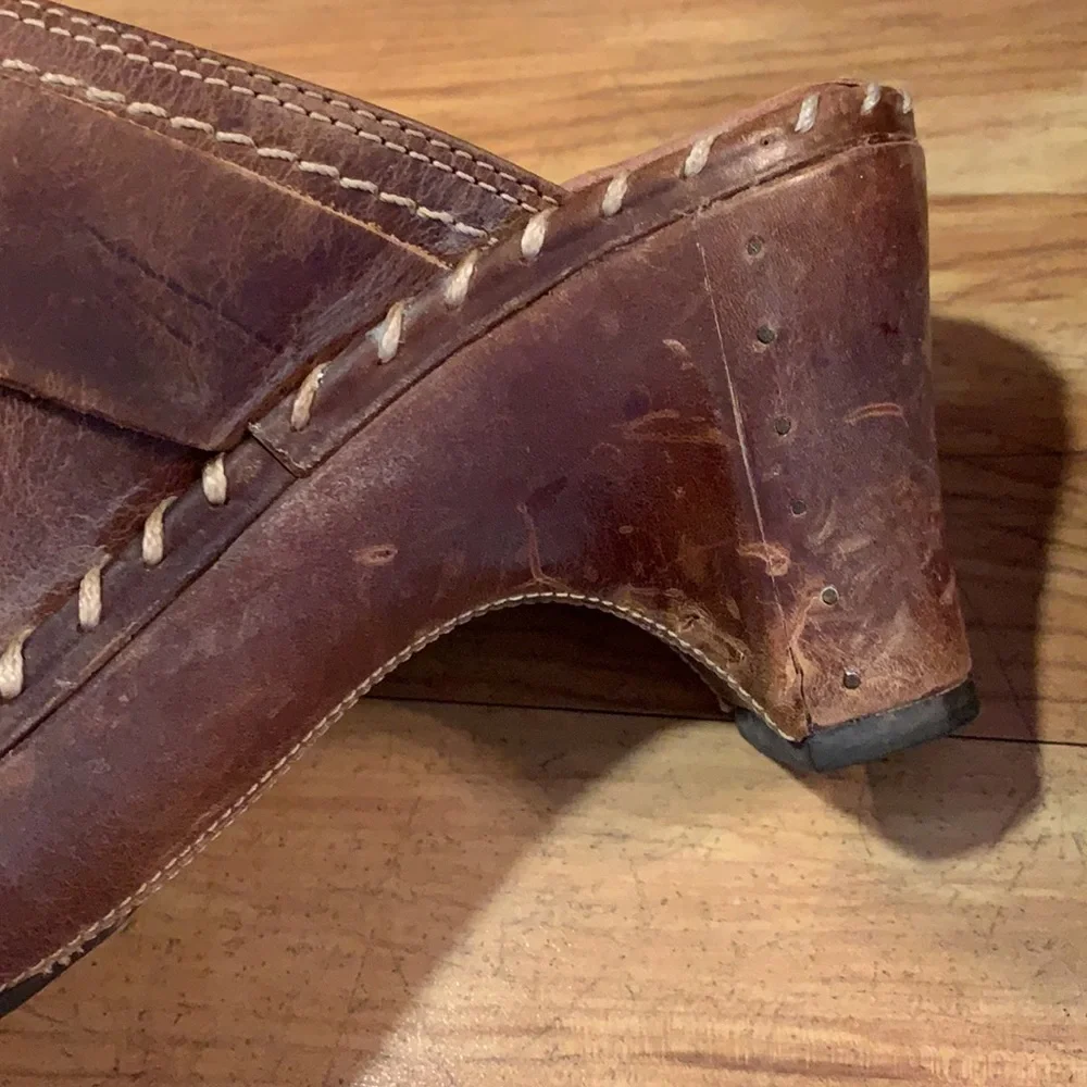 Frye Charlotte leather 8 wedge O ring stitched distressed brown mule clogs VGUC